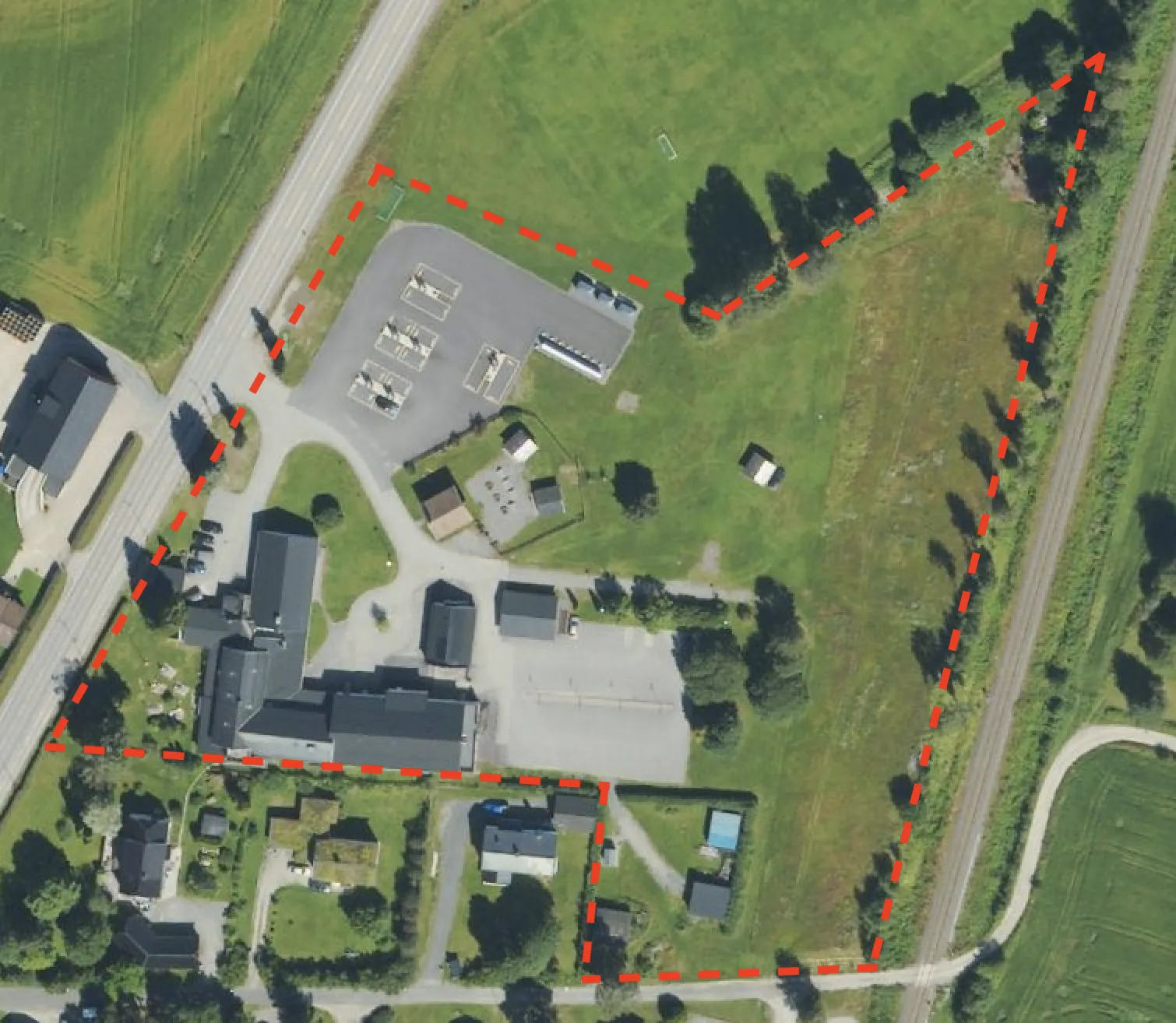 Aerial overview of the Skaslien property